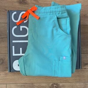 FIGS scrubs Yolas in Jade